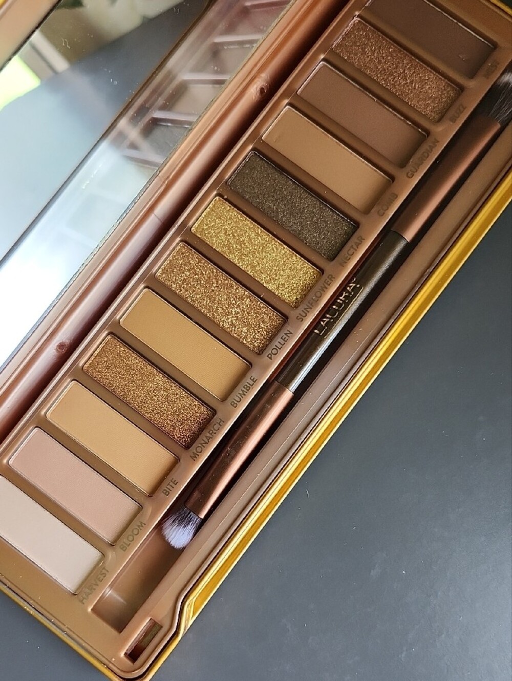 Lacura Naturals Nectar Eyeshadow Palette - Warm Neutral Browns & Golds - Picture 5 of 6
